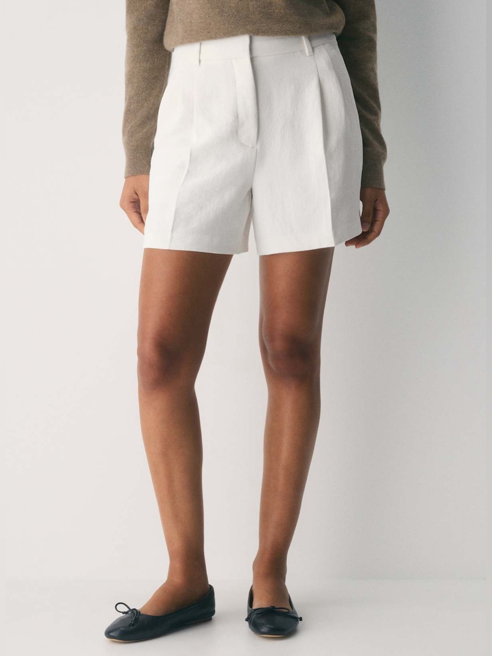 Aritzia Babaton shorts